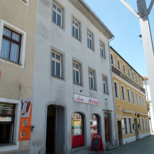 Wohnhaus mit Laden in geschlossener Bebauung Altmarkt 24