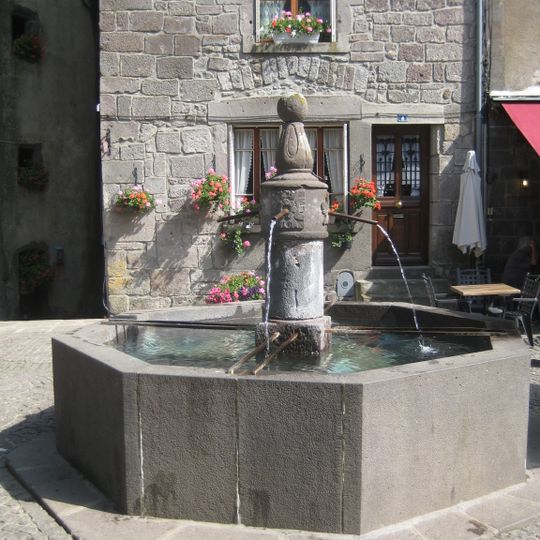 Fontaine place de la Gayme