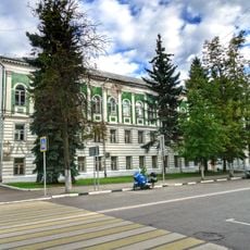 Здание научной библиотеки Тверского госуниверситета с фрагментами общественных зданий (Тверь)