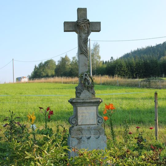 Kříž mezi Plasnicí a Sedloňovem