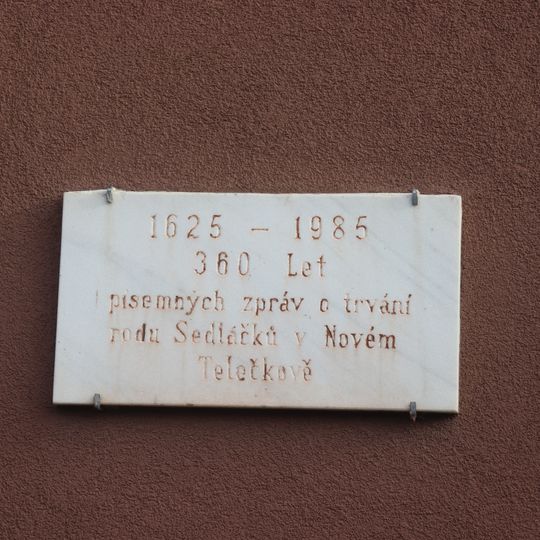 Pamětní deska 360 let rodu Sedláčků v Novém Telečkově