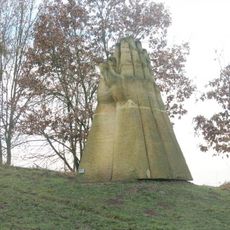 Socha Katedrála prosby na Křížové cestě 21. století u Žireče