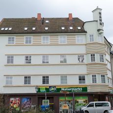 Wohn- und Geschäftshaus, ehemals Warenhaus »Hahn« Marienstraße 72