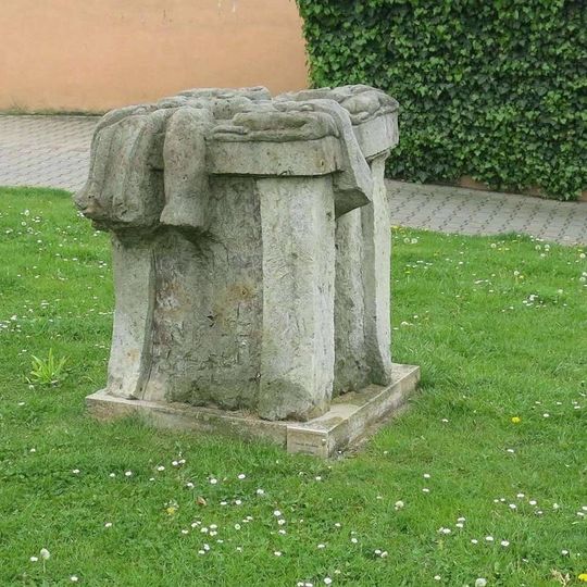 Socha Persona v Komenského ulici v Litoměřicích