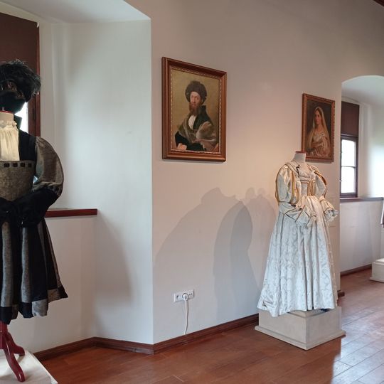 Muzeum Dwory Karwacjanów i Gładyszów Ośrodek Konferencyjno-Wystawienniczy "Kasztel w Szymbarku"