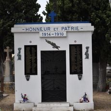 Vieux cimetière Victor Hugo