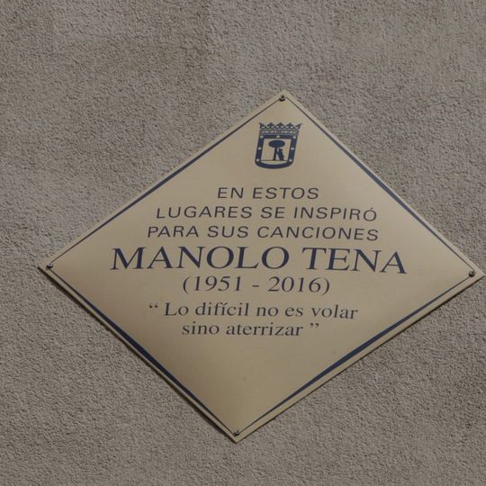 Placa conmemorativa en honor a Manolo Tena