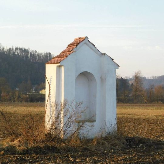 Výklenková kaplička v Poříčí nad Sázavou v poli jižně od Městečka