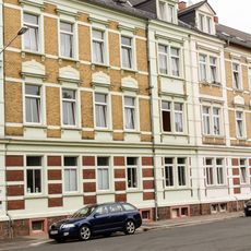 Mietshaus in geschlossener Bebauung Schillerstraße 17