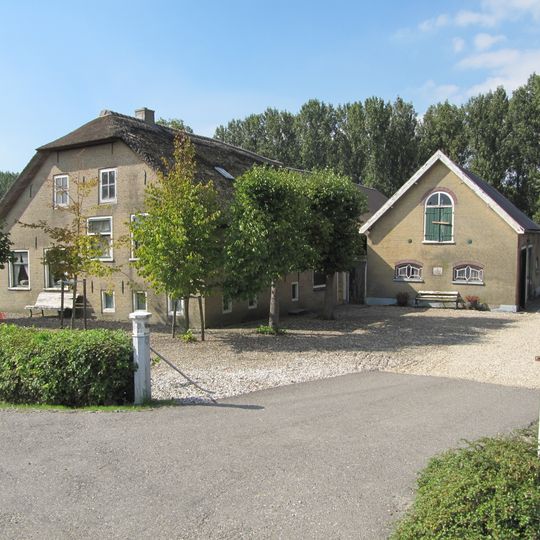 Boerderij met een stal uit 1884