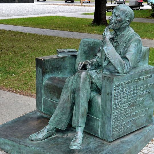 Ławeczka Jana Karskiego w Warszawie
