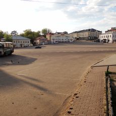 Бывшая Посадская площадь (ныне площадь Революции), памятное место, где в мае 1609 г. формировалось народное ополчение для борьбы против польских интервентов