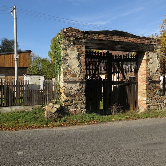Brána usedlosti čp. 5