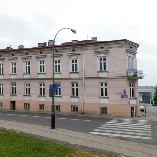 Kamienica przy ulicy Lenartowicza 1