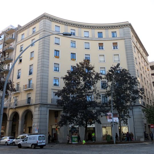 Bloc d'habitatges Pérez Xifra