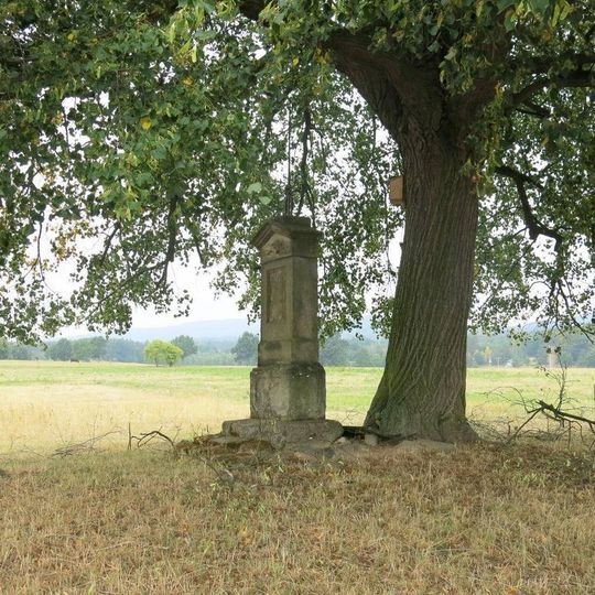 Kříž v polích severně od Stvolínek