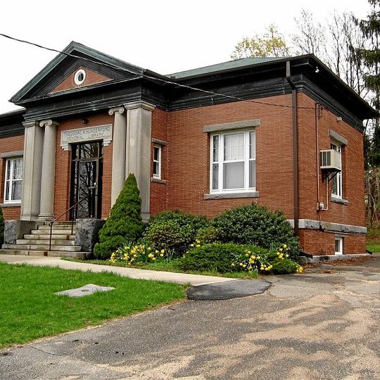 Litchfield–South Roads Historic District