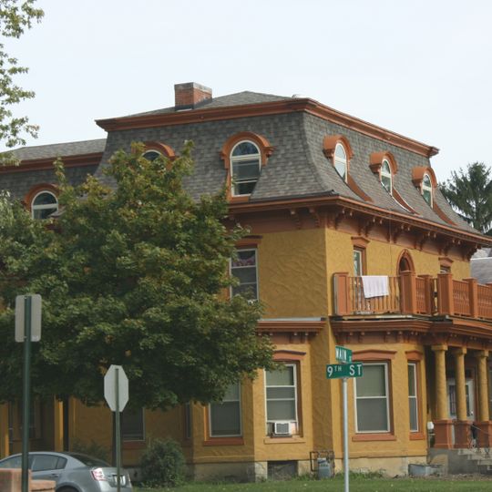 10th and Cass Streets Neighborhood Historic District