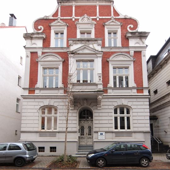 Wohn- und Geschäftshaus Heinrichstraße 5