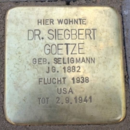 Stolperstein en memoria de Siegbert Goetze