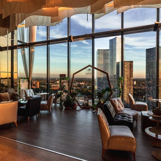 Cloud 23 Cocktail Bar