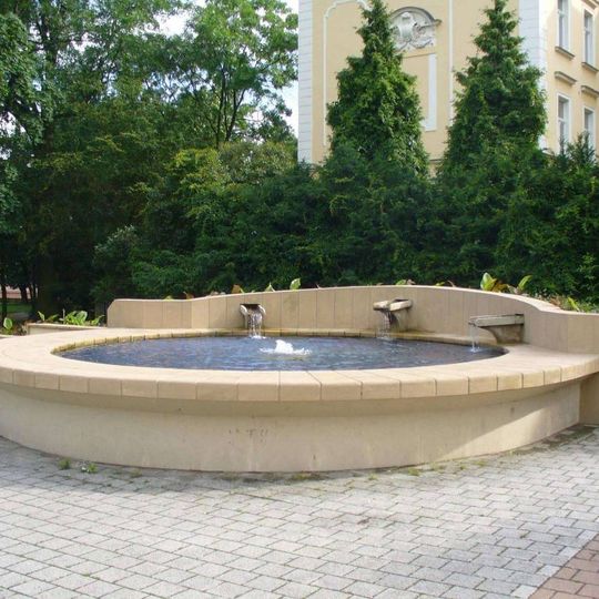 Kašna v parku u nádraží v Teplicích