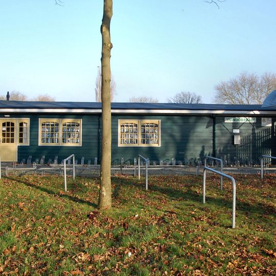 Kinderkleedkamer bij zwemvijver "Tuindorp"