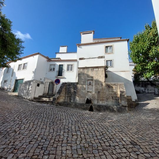 Casa Paroquial de Ourém