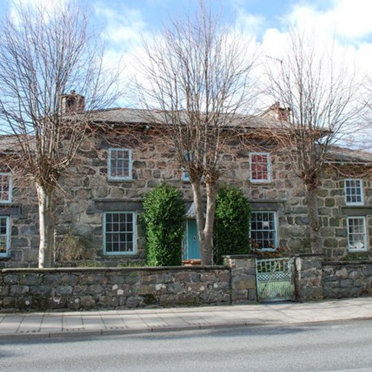Ty Nanney, Including Forecourt Walls, Gate Piers And Gate