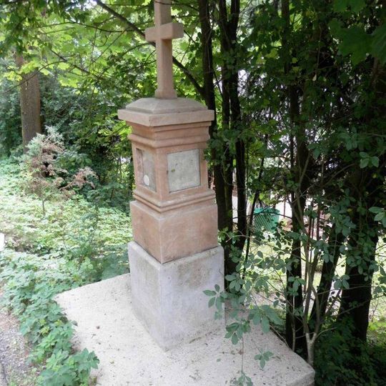 Kříž v Krnsku u křižovatky