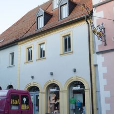 Wohn- und Geschäftshaus