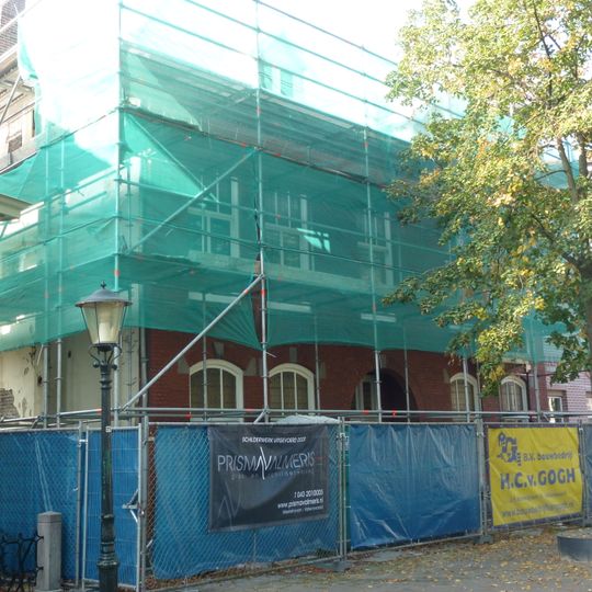 Woonhuis, gelegen aan de zuidzijde van de zogeheten 'Kleine Markt'