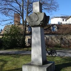 Obelisk mit Lindenblättern in Bautzen