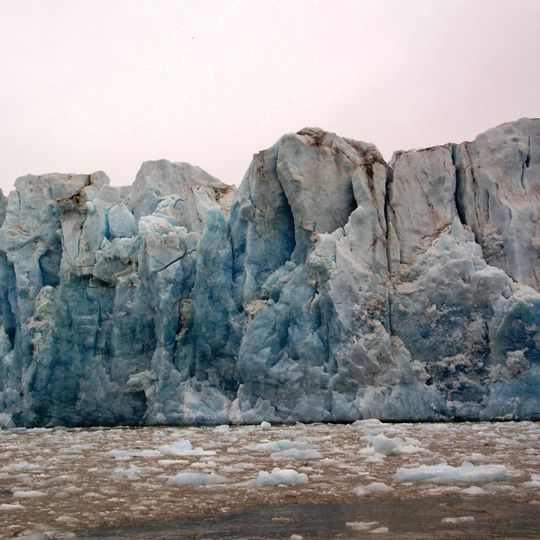 Kongsvegen glacier