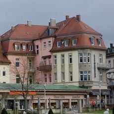 Wohn- und Geschäftshaus