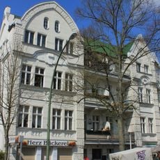 Revenue house Dianastraße 22, Fürst-Bismarck-Straße 21