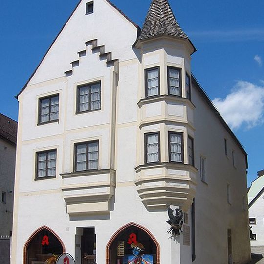 Wohn- und Geschäftshaus