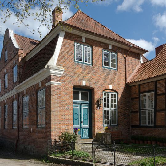 Kloster Preetz: Wohnhaus mit Hausgrundstück