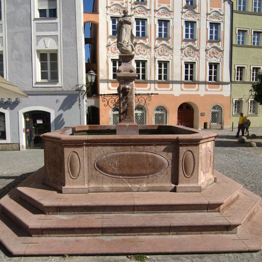 Brunnen, sogenannter Marienbrunnen