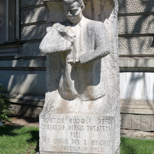 Persönlichkeitsdenkmal, Dr. Rudolf Beer - Denkmal