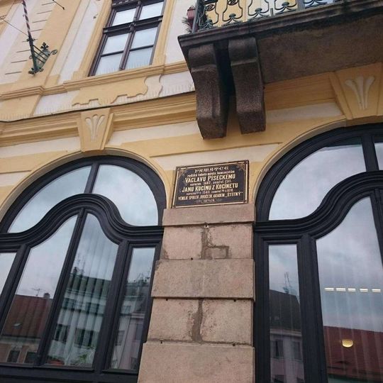 Pamětní deska na budově městského úřadu v Písku