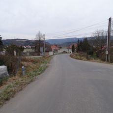 Most Mořinské ulice v Hlásné Třebani pod ulicí V Rokli