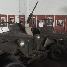 Prywatne Muzeum Motoryzacji i Techniki w Otrębusach