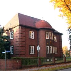 Pfarrhaus und Einfriedung (Einzeldenkmal zu ID-Nr. 09209731) Hauptstraße 9