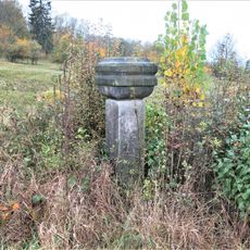 Kříž u domu 71 v Předních Nezlech