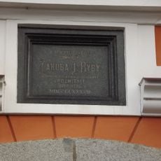 Pamětní deska k výročí činnosti J. J. Ryby na náměstí v Rožmitále