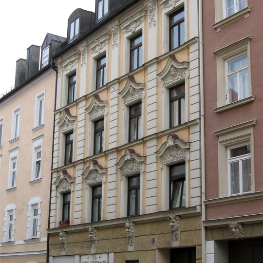 Untere Grasstraße 1