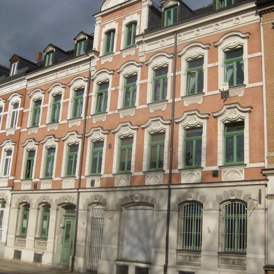 Mietshaus in geschlossener Bebauung Augustusburger Straße 171