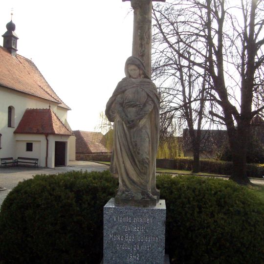 Kříž u kostela sv. Jiljí ve Zbraslavi