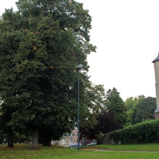 Abords de l'église Saint-Clément